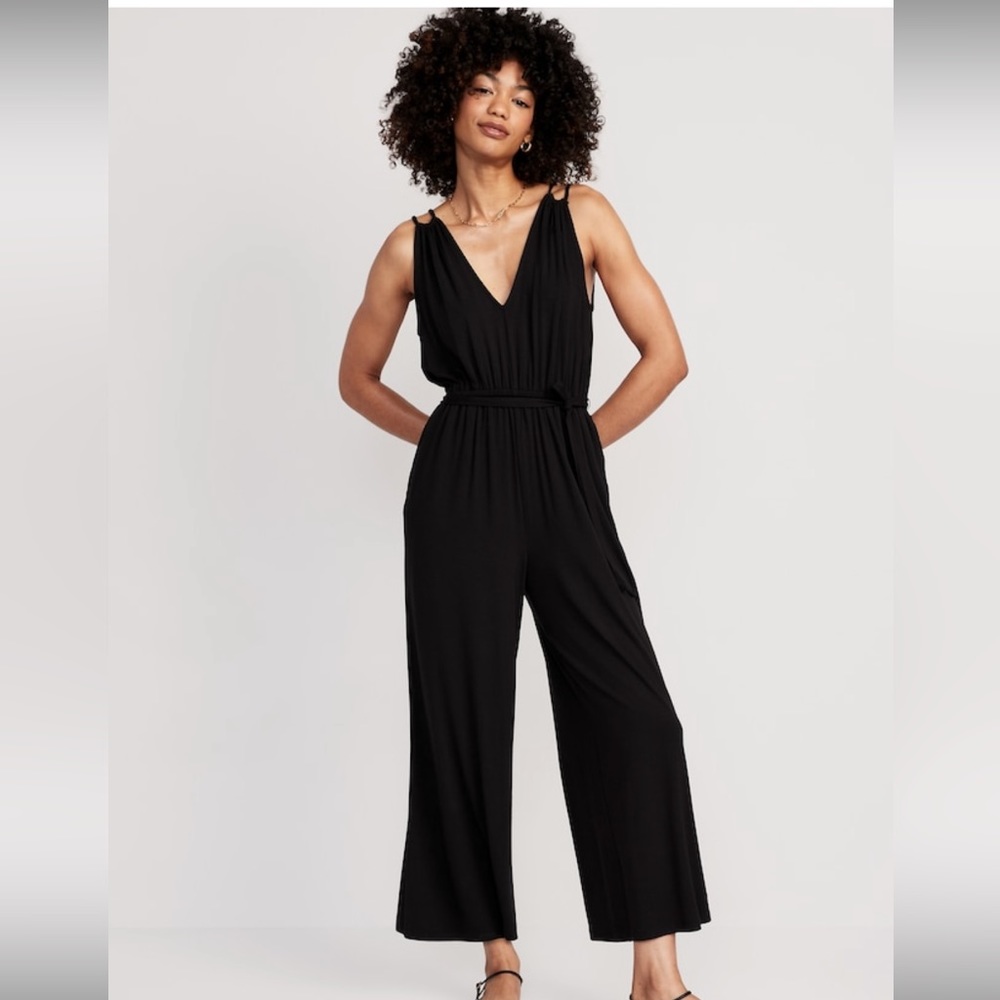 Old Navy double strap sleeveless jumpsuit with belt, ankle length, Size L, black